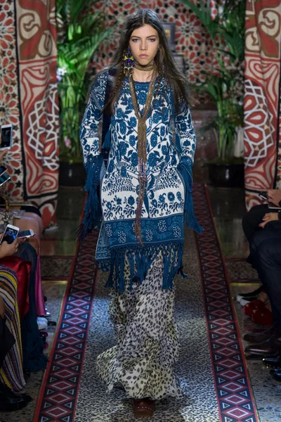 Look 12